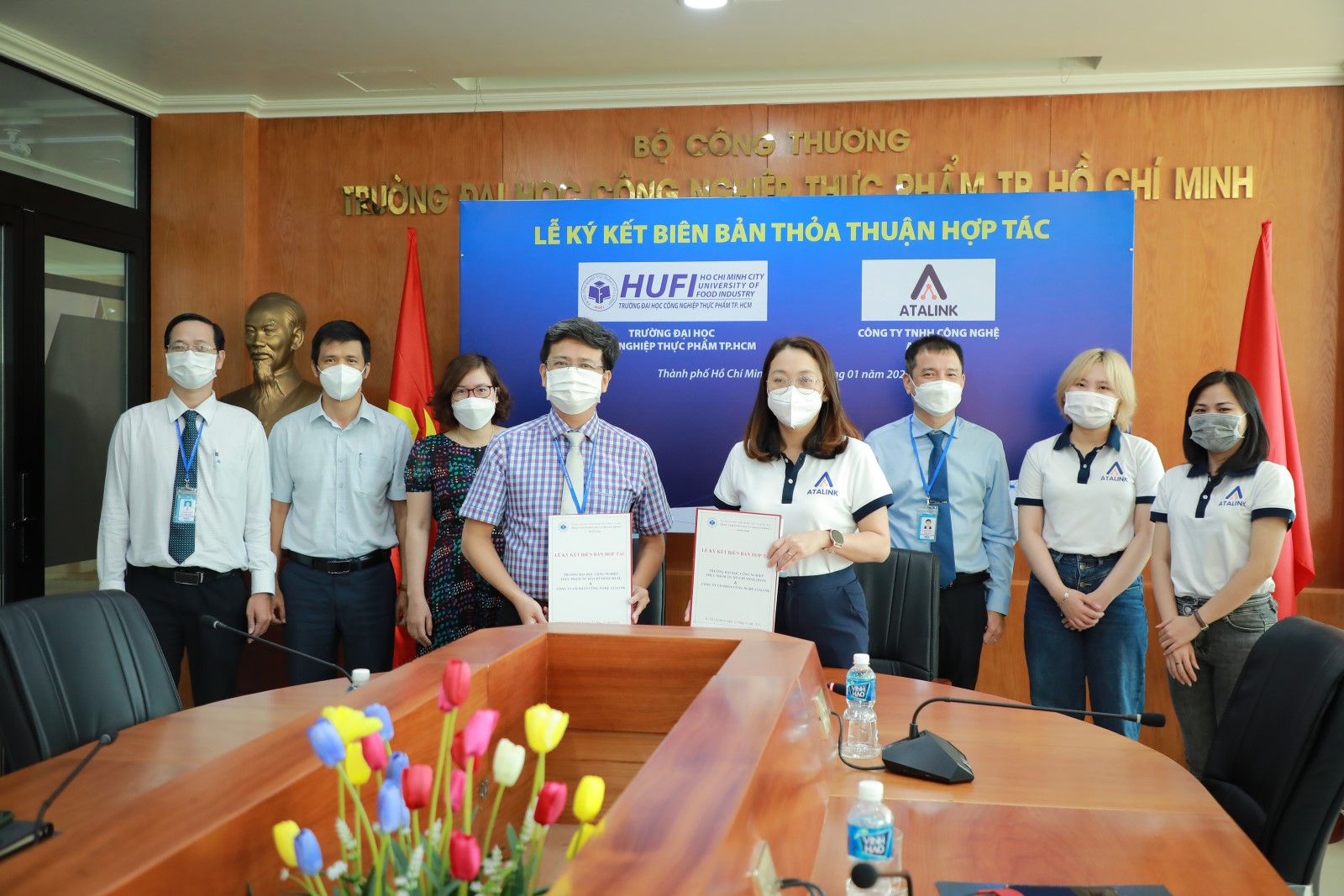Lễ ký kết thỏa thuận hợp tác giữa HUFI với Công ty Cổ phần Công nghệ ATALINK